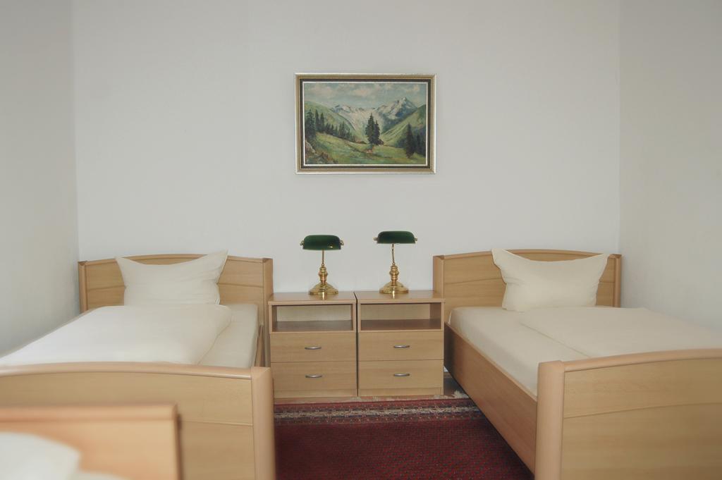 Airport Zeltinger Hof Hotell Kelsterbach Rum bild